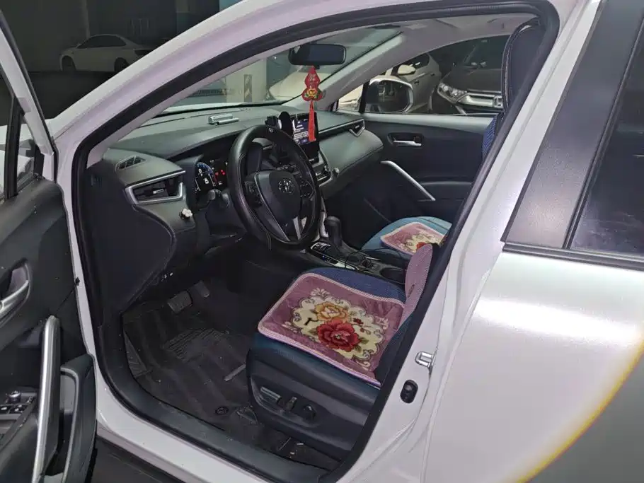 Toyota Corolla Cross — миниатюра 9