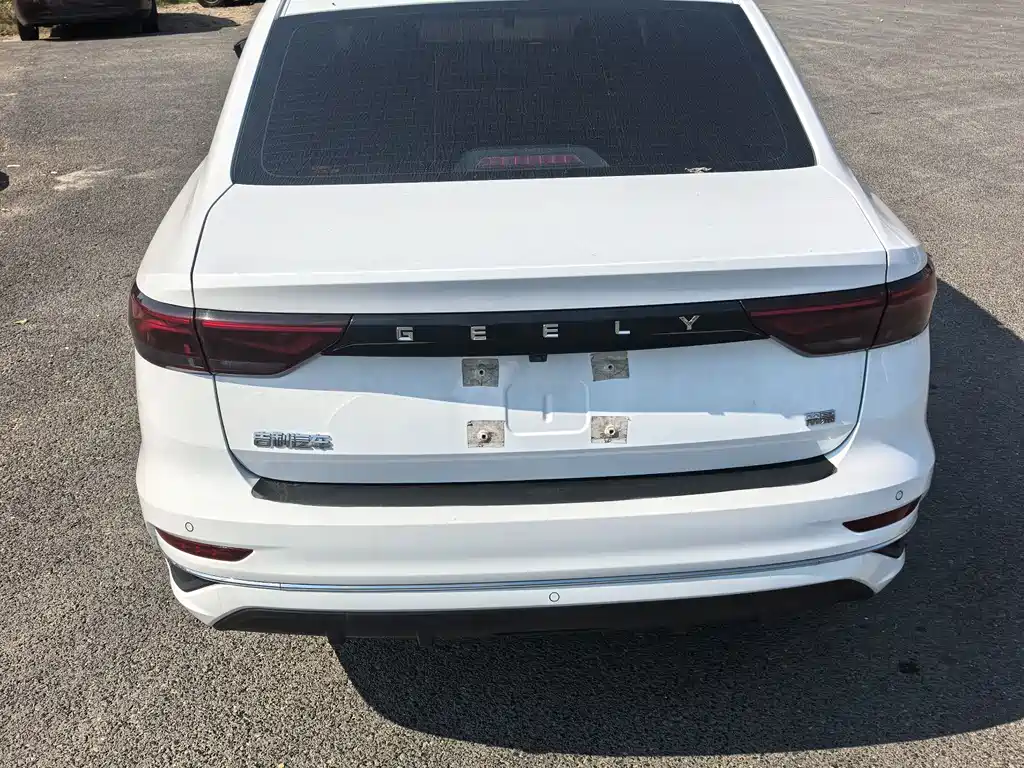 Geely Emgrand — миниатюра 7