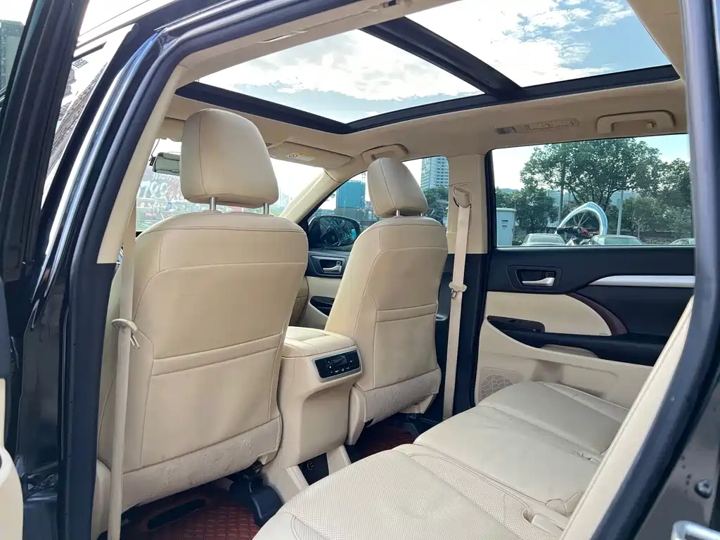 Toyota Highlander — миниатюра 11