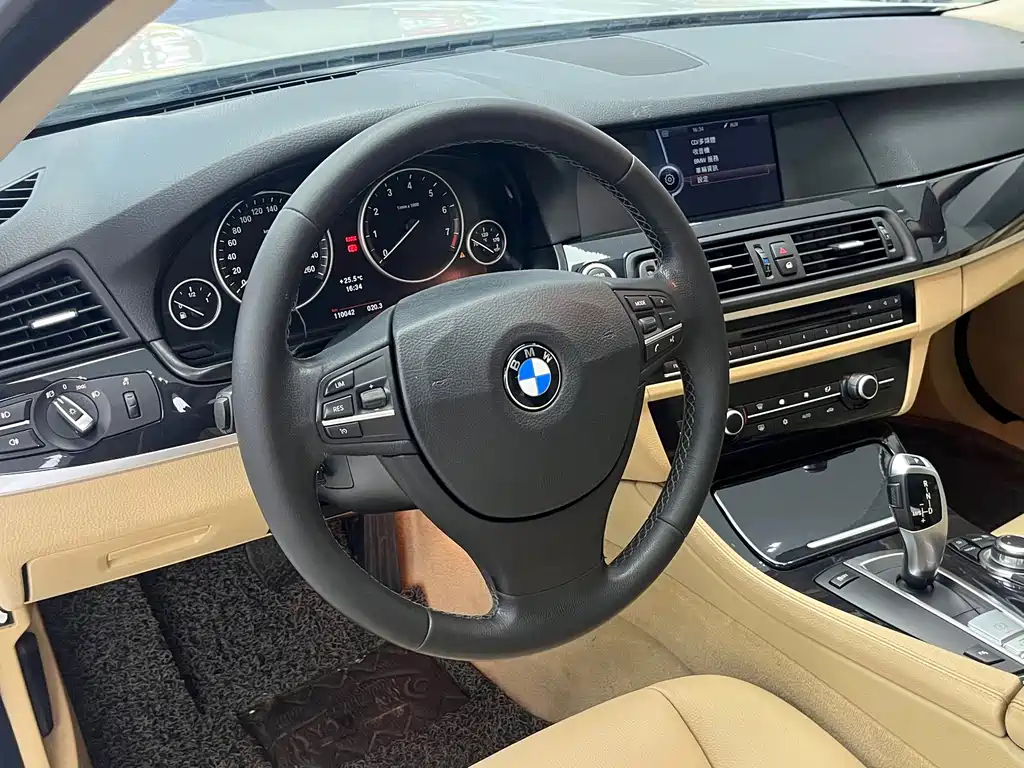 BMW 5 Series — миниатюра 10