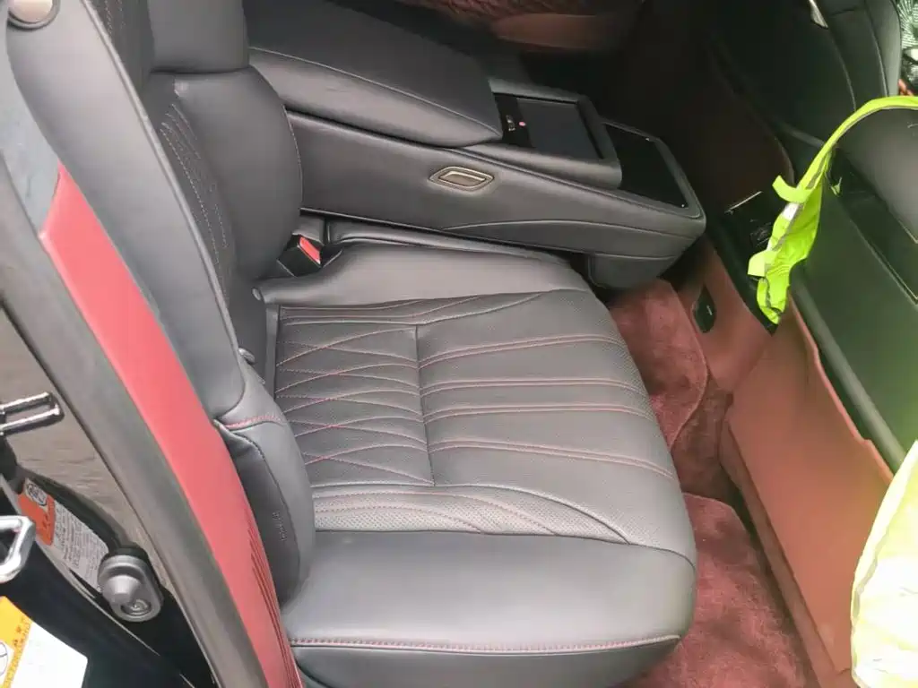 Lexus LS — миниатюра 3