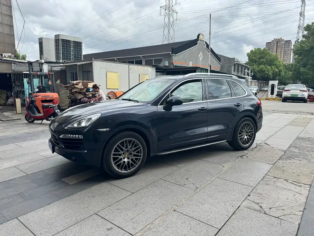 Porsche Cayenne — миниатюра 4