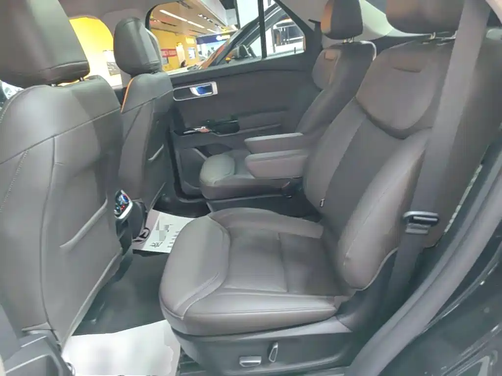 Ford Explorer — миниатюра 17