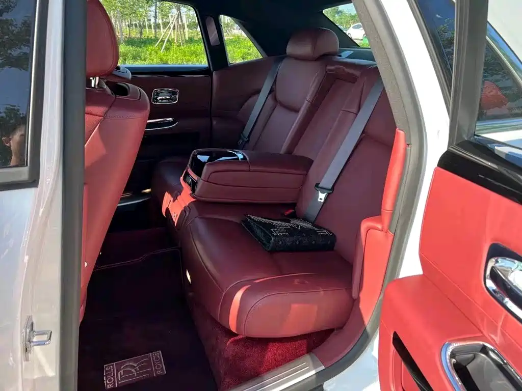 Rolls-Royce Ghost — миниатюра 6