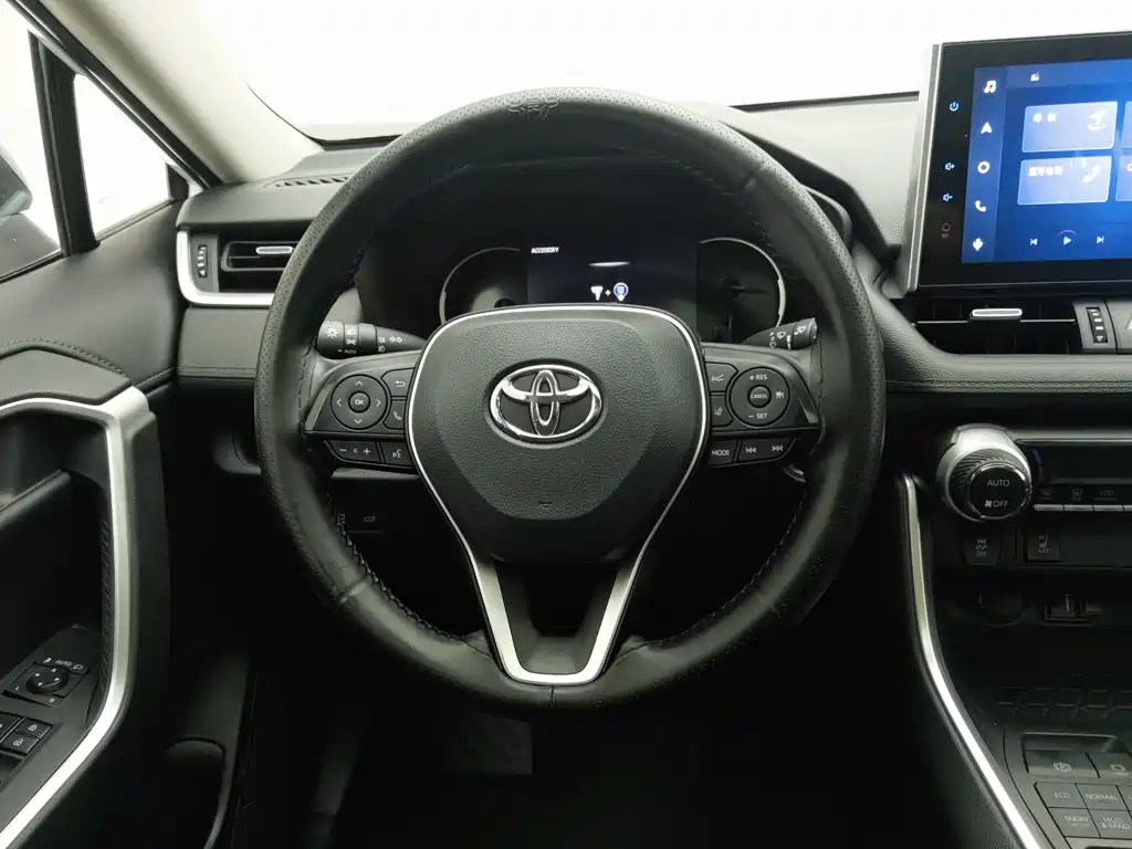 Toyota RAV4 — миниатюра 11