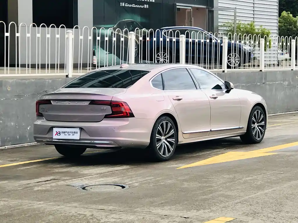Volvo S90 — миниатюра 4