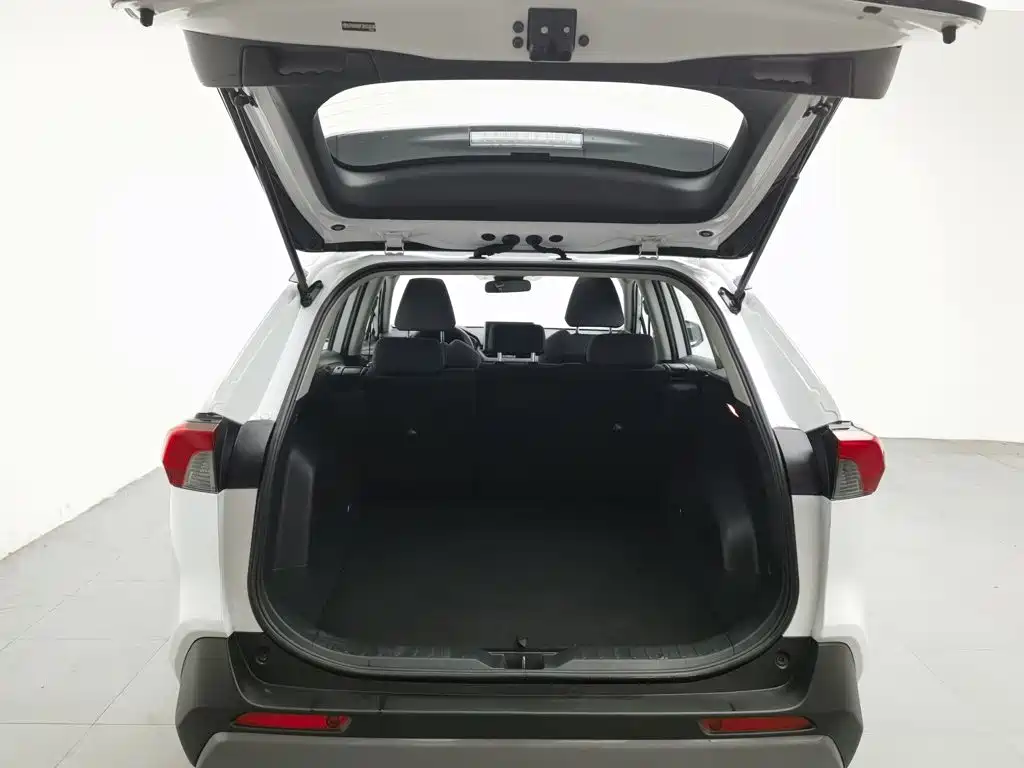 Toyota RAV4 — миниатюра 16