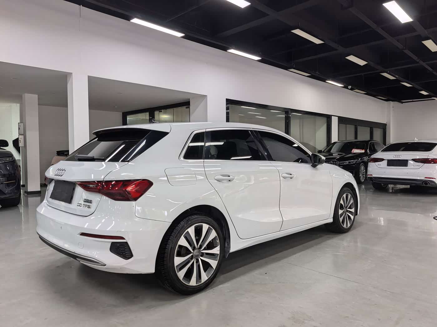 Audi A3 1.4 л 2021 г. Белый, пробег 33000 км