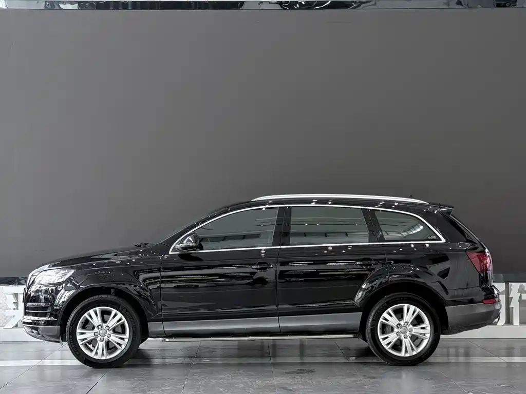 Audi Q7 — миниатюра 5