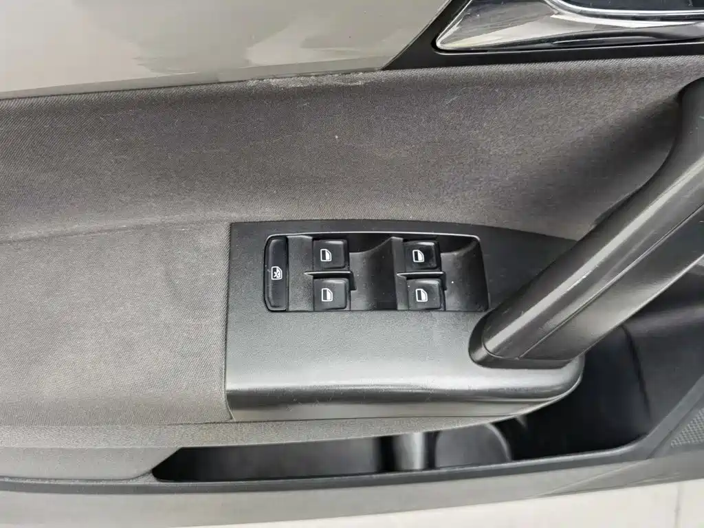 Volkswagen Lavida — миниатюра 9