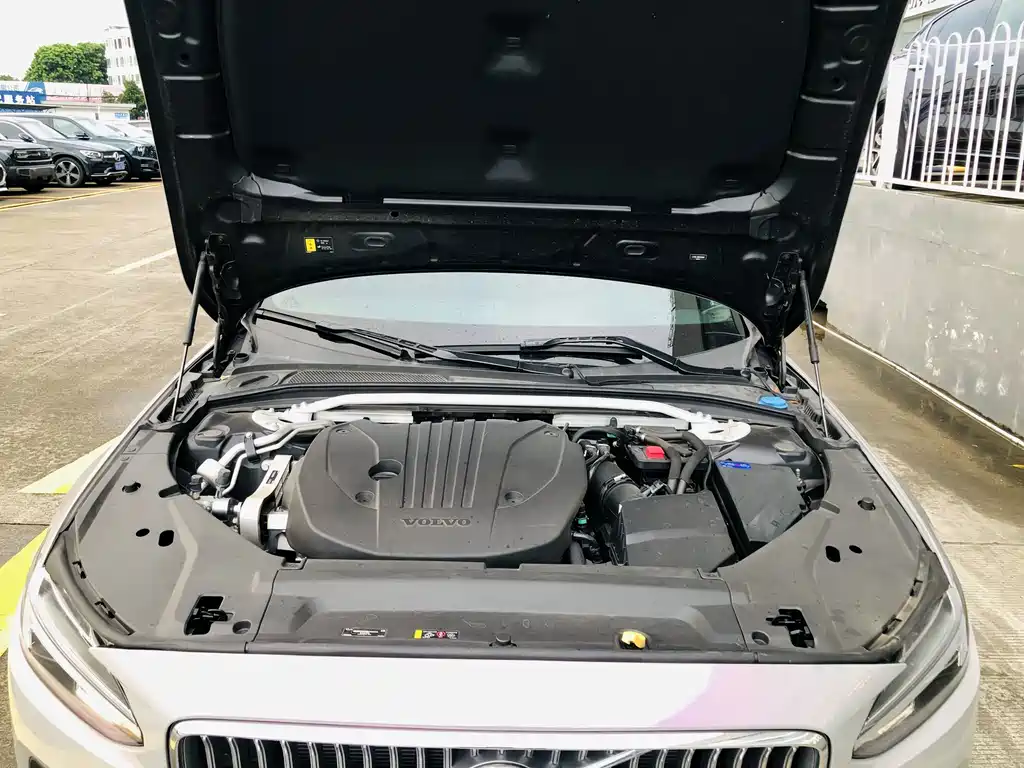 Volvo S90 — миниатюра 9