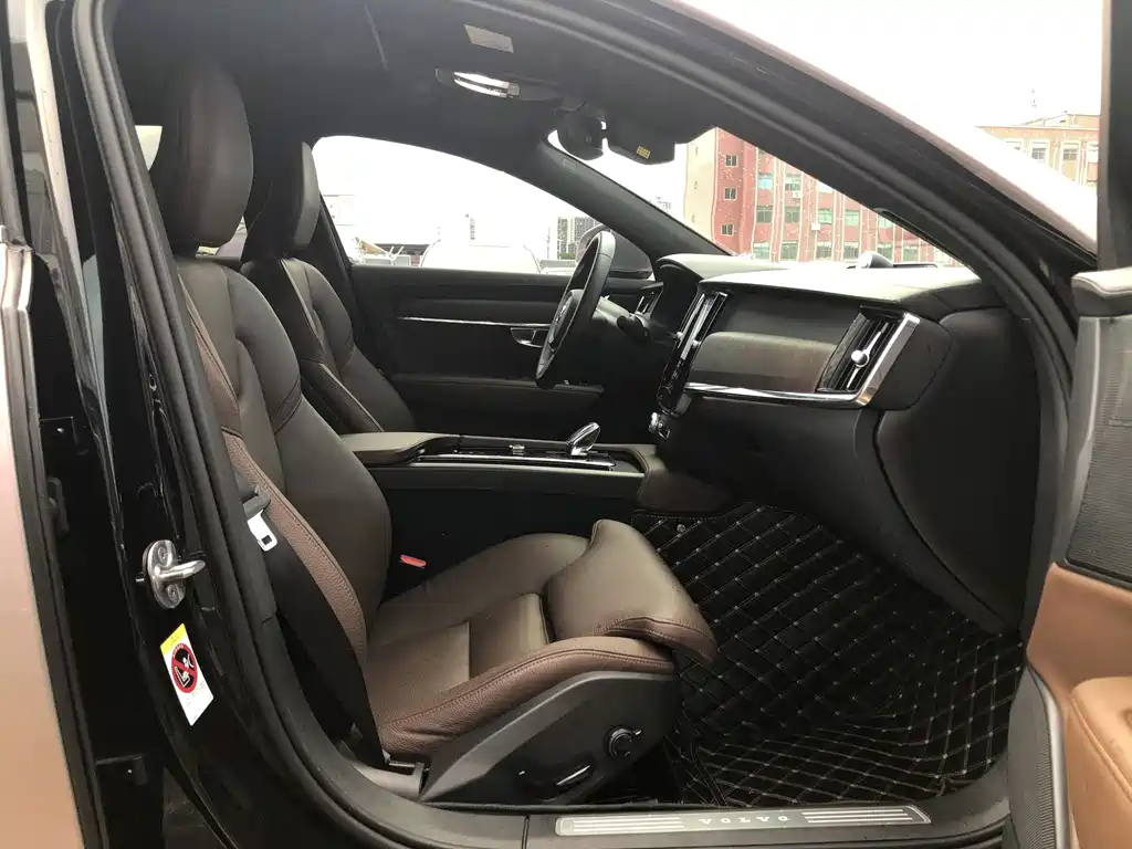 Volvo S90 — миниатюра 15