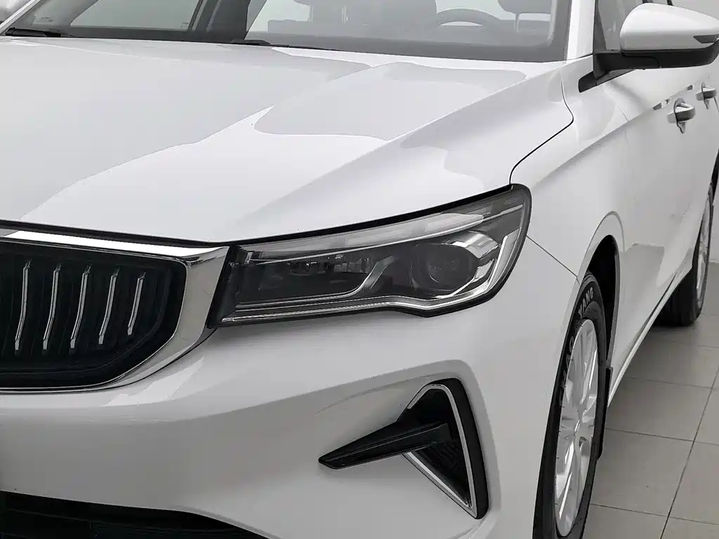 Geely Emgrand — миниатюра 7