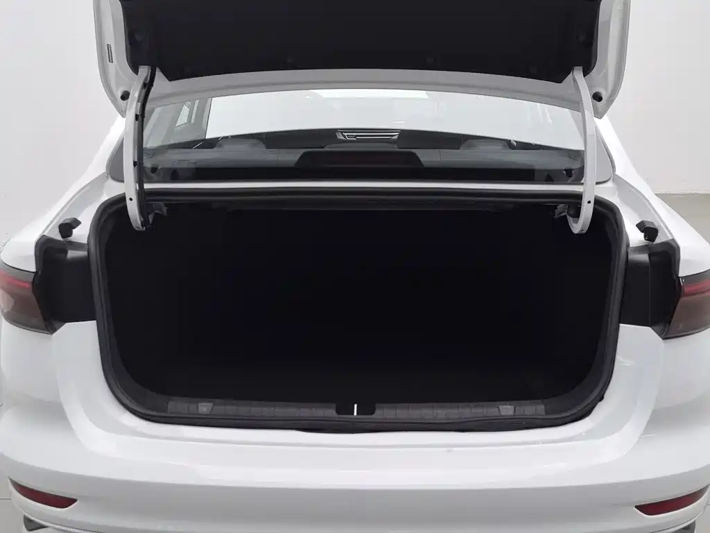Geely Emgrand — миниатюра 16