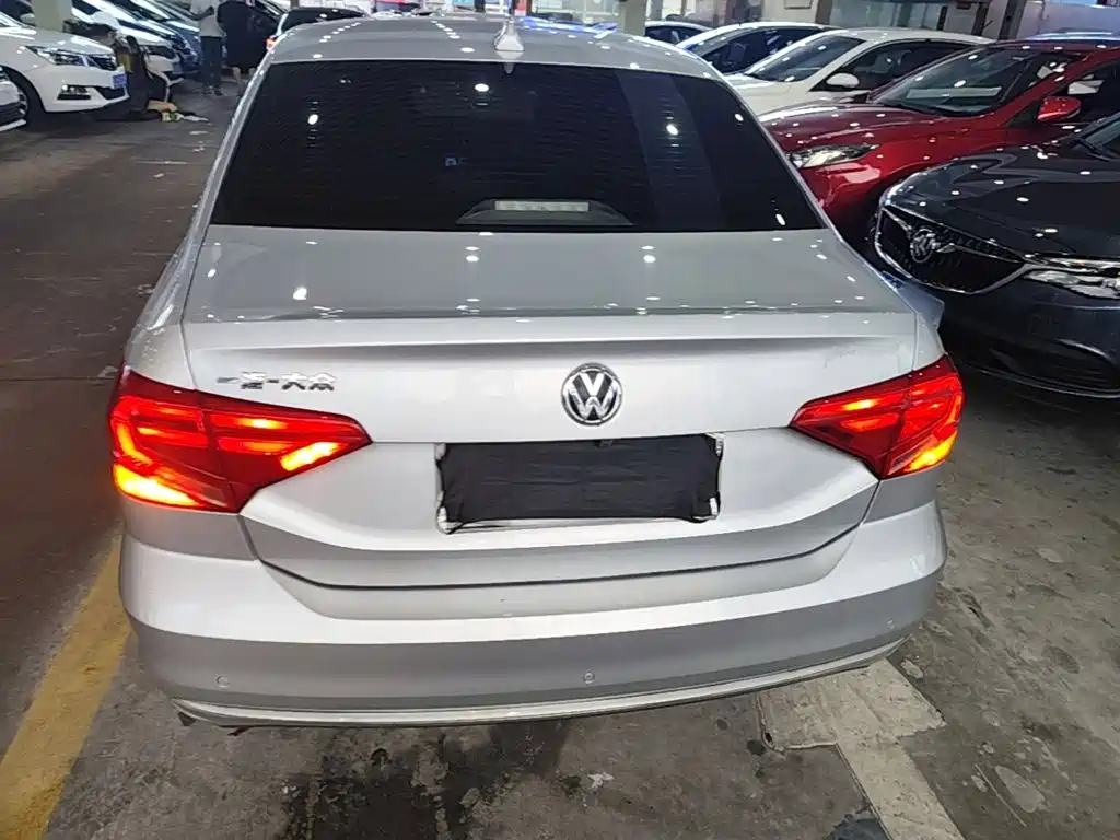 Volkswagen Jetta — миниатюра 6