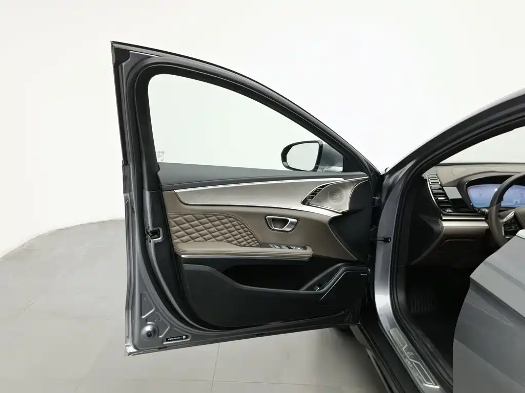 BYD Han — миниатюра 8
