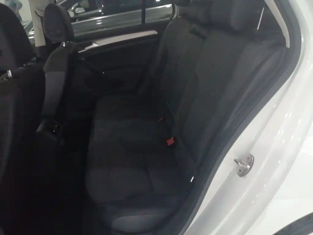 Volkswagen Golf — миниатюра 17