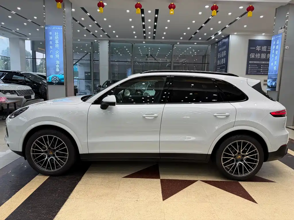 Porsche Cayenne — миниатюра 28