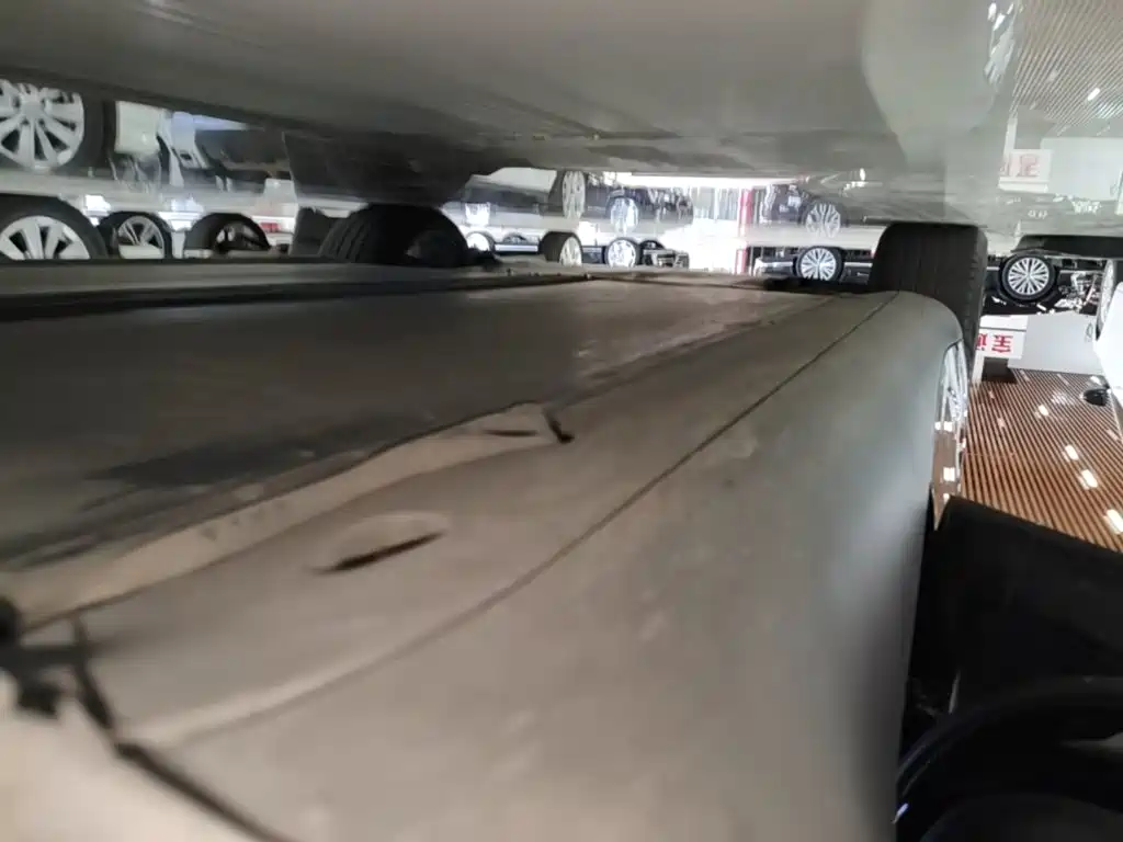 Tesla Model Y — миниатюра 22