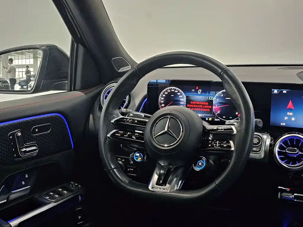 Mercedes-Benz GLB AMG — миниатюра 7