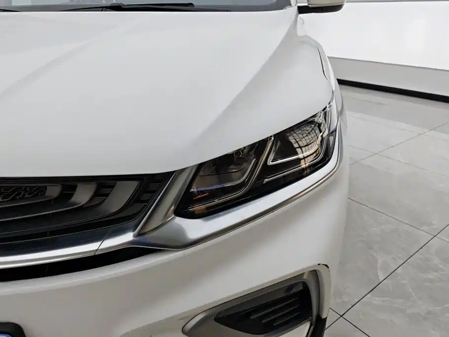 Geely Binyue — миниатюра 5