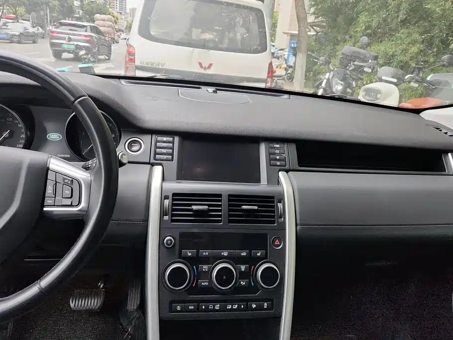Land Rover Discovery Sport — миниатюра 12