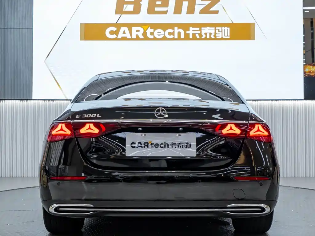 Mercedes-Benz E-Class — миниатюра 5