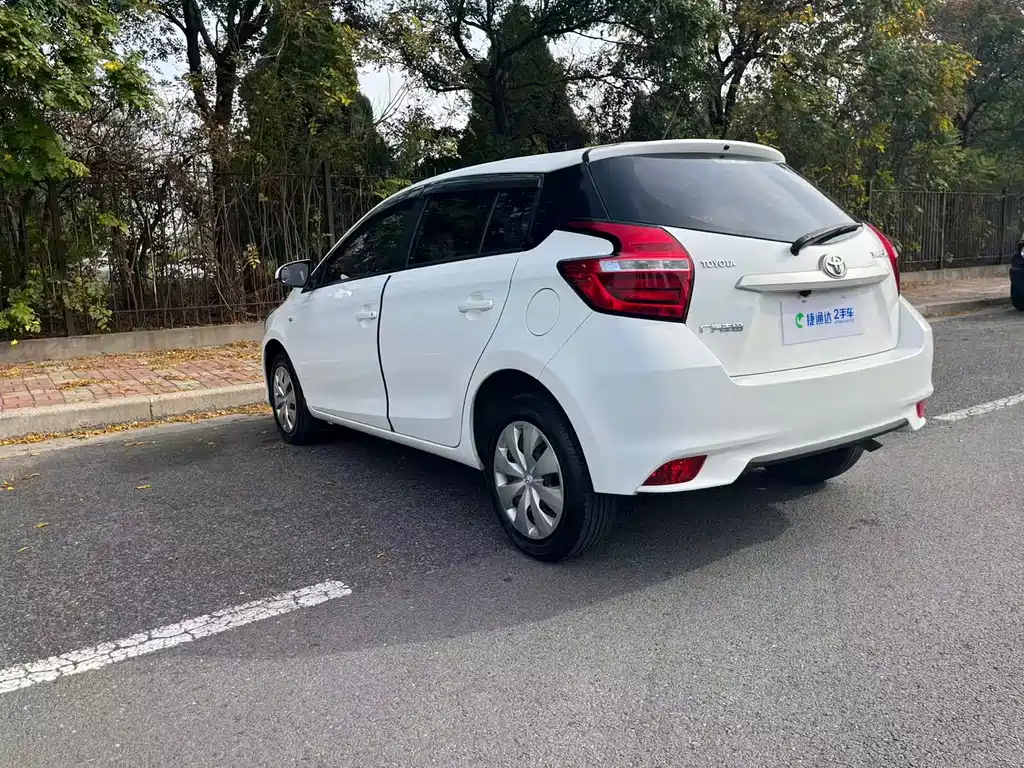 Toyota Yaris L — миниатюра 30
