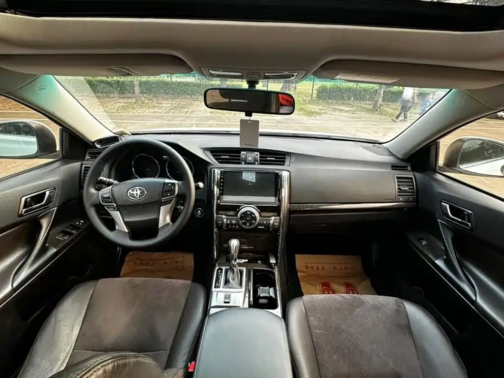 Toyota Reiz 2013 2.5V