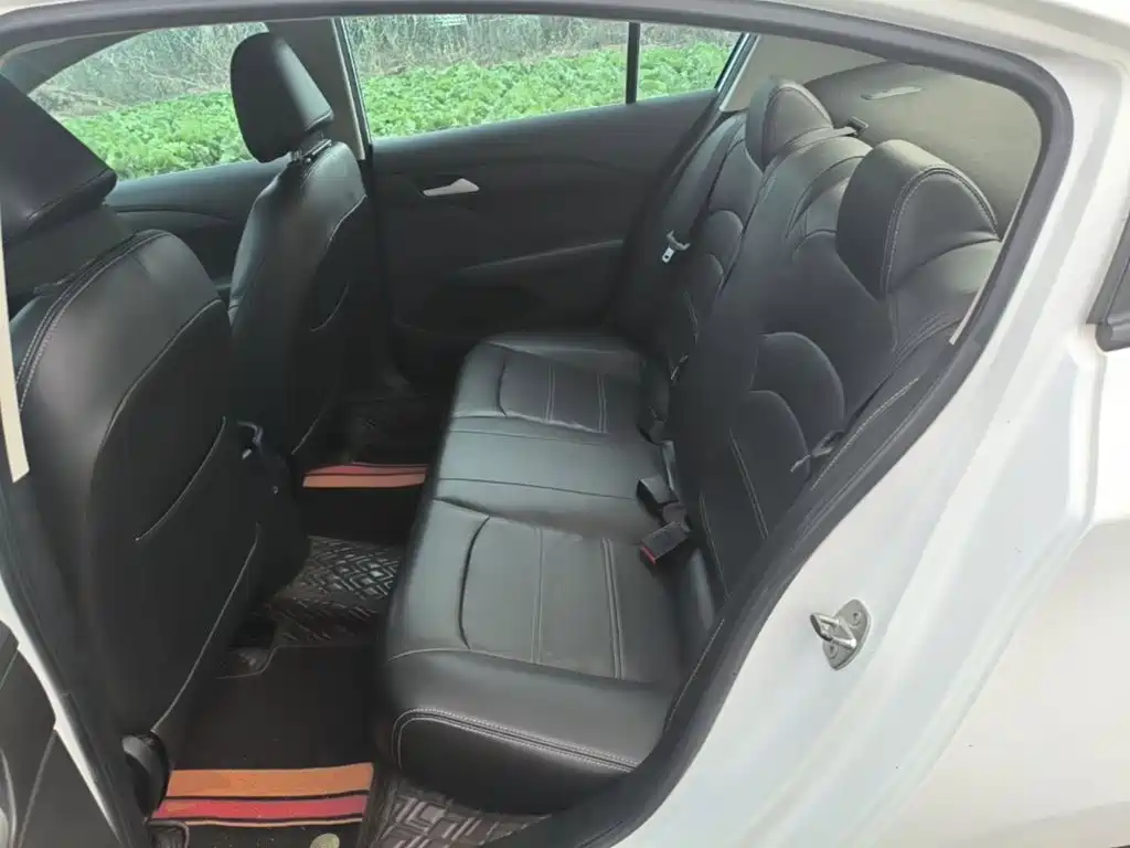 Chevrolet Cavalier — миниатюра 17