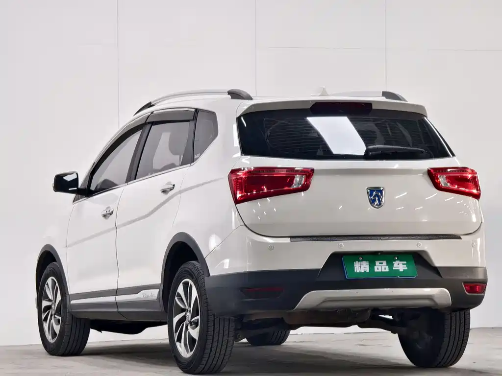 BAOJUN 560