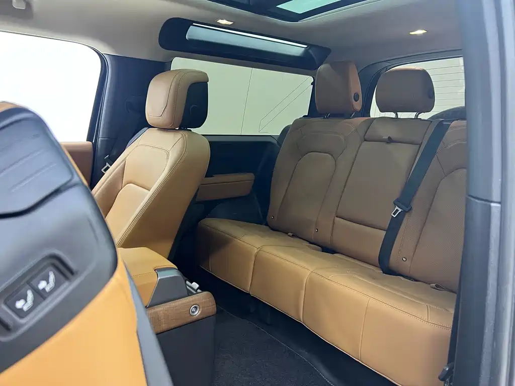 Land Rover Defender — миниатюра 19