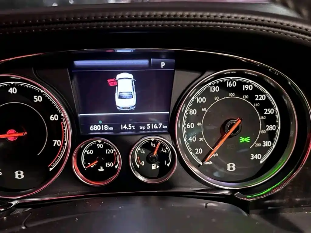Bentley Flying Spur — миниатюра 3