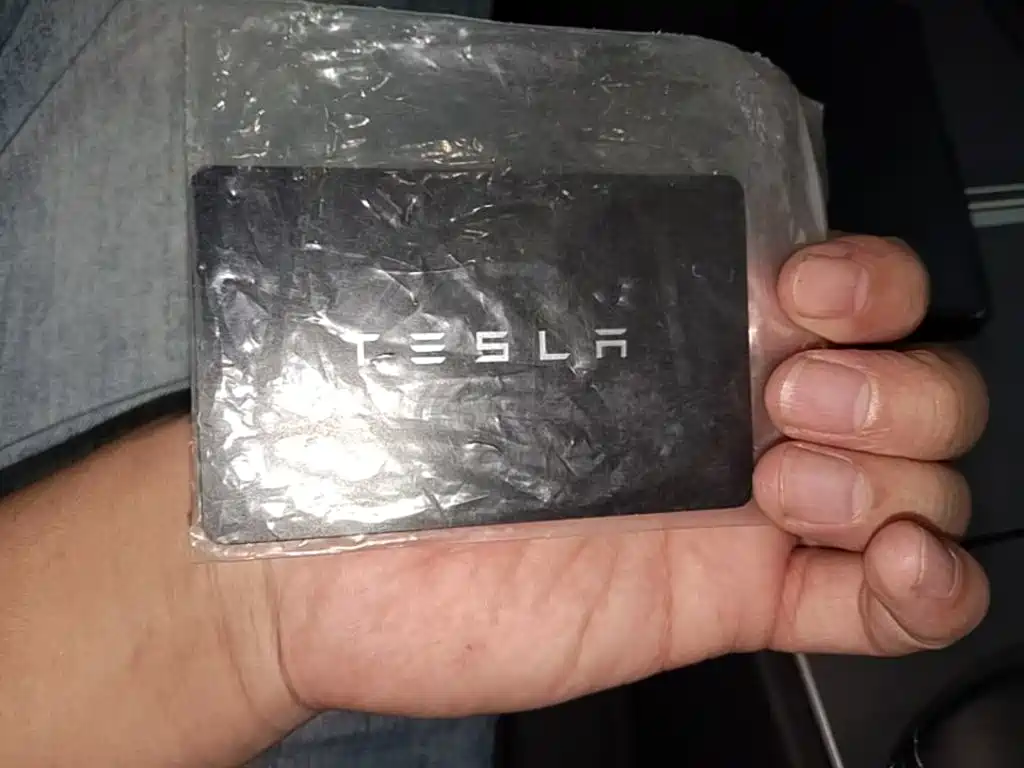Tesla Model 3 — миниатюра 9
