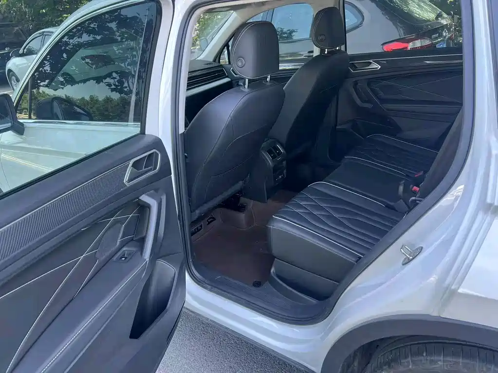 Volkswagen Tiguan L — миниатюра 4
