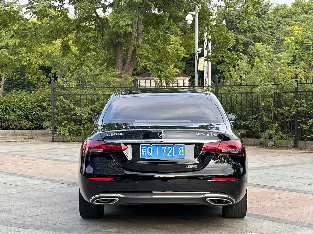 Mercedes-Benz E-Class — миниатюра 3