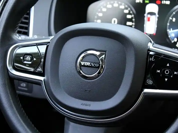 Volvo XC90 — миниатюра 10