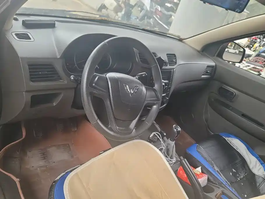Wuling Hongguang — миниатюра 12
