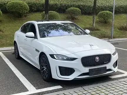 Jaguar XEL — миниатюра 3
