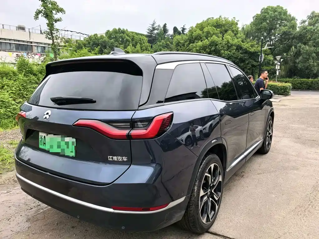 NIO ES8 2020 580KM мест