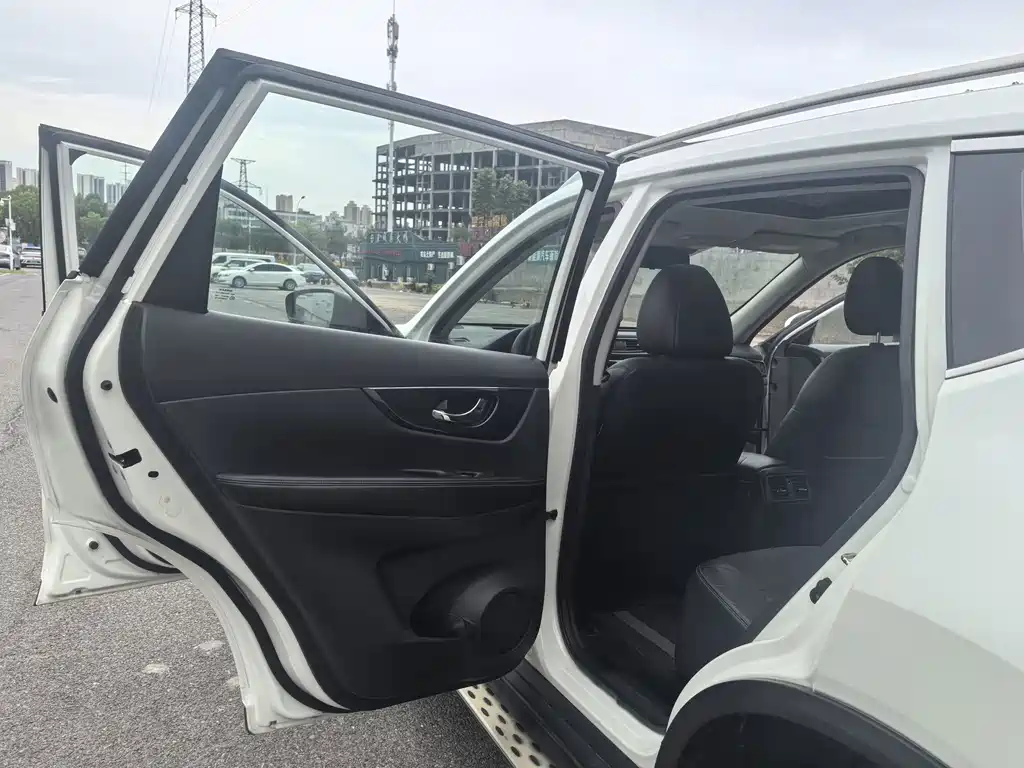 Nissan X-Trail — миниатюра 17