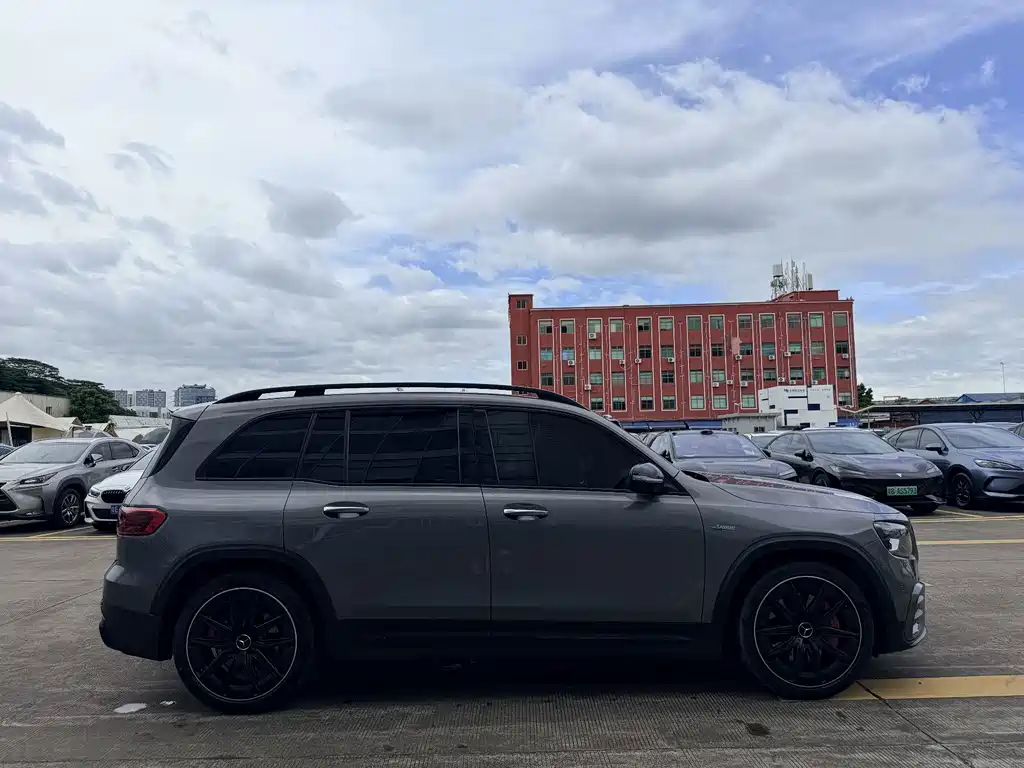Mercedes-Benz GLB AMG — миниатюра 7