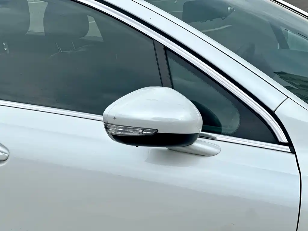 Peugeot 508 2.0L 2nd Anniversary Commemorative Auto Sunroof Classic Edition, фото 18