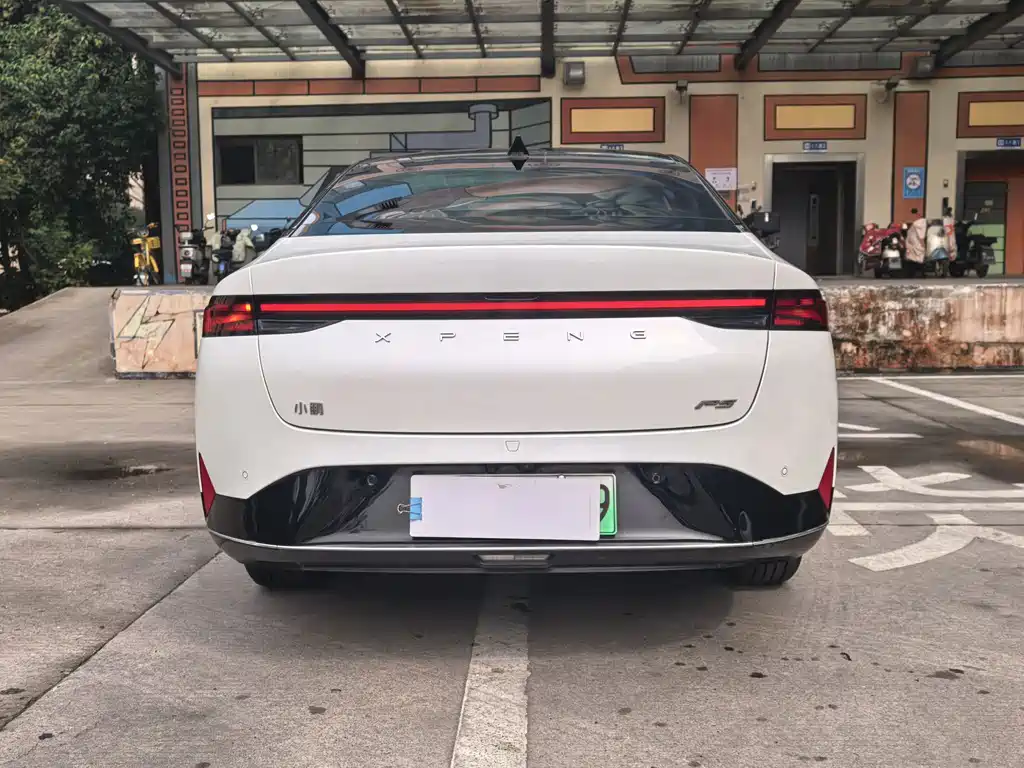 XPeng P5 — миниатюра 15