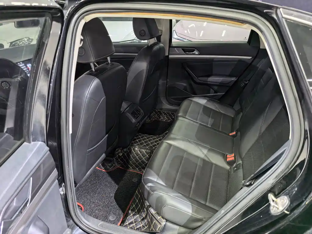 Volkswagen Lavida — миниатюра 7