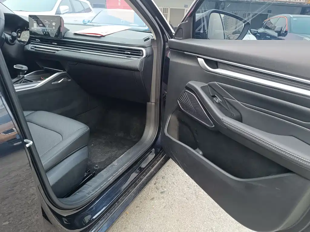 Geely Emgrand — миниатюра 13