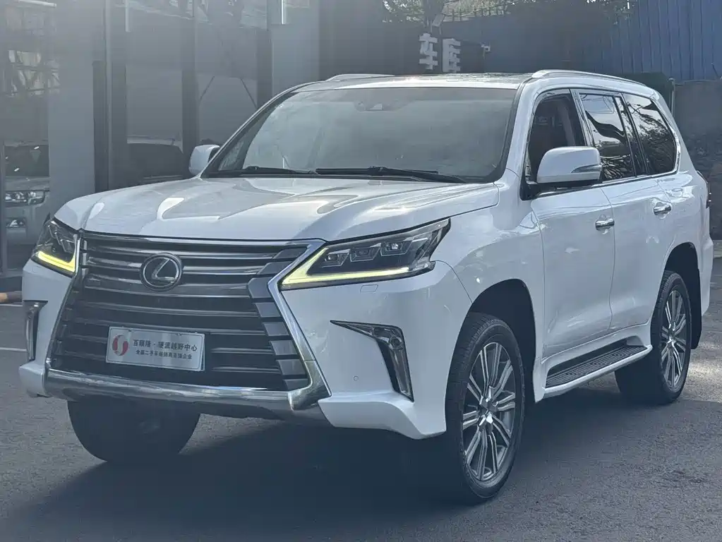 Lexus LX — миниатюра 3