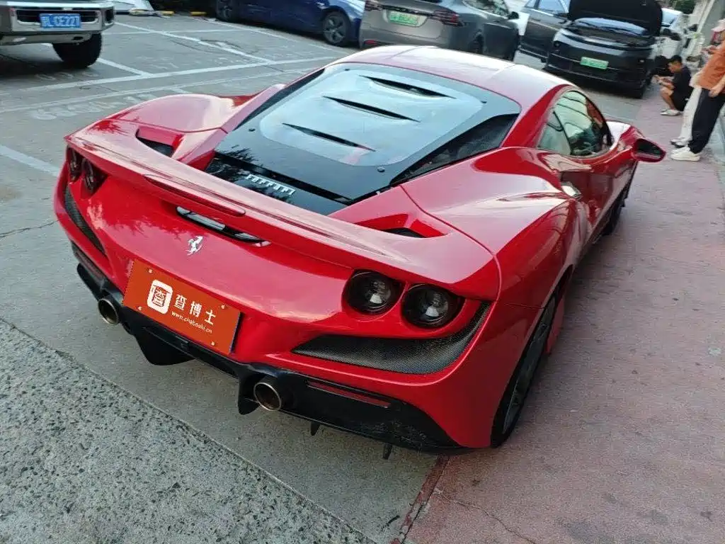 Ferrari F8 — миниатюра 2