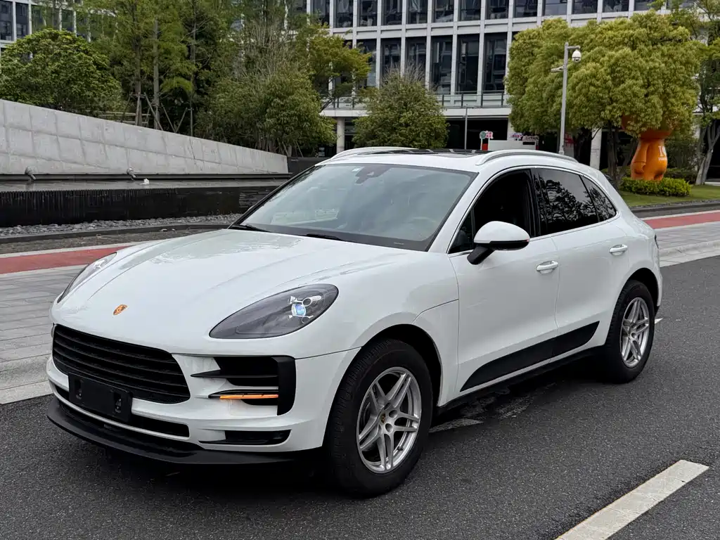 Porsche Macan 2021