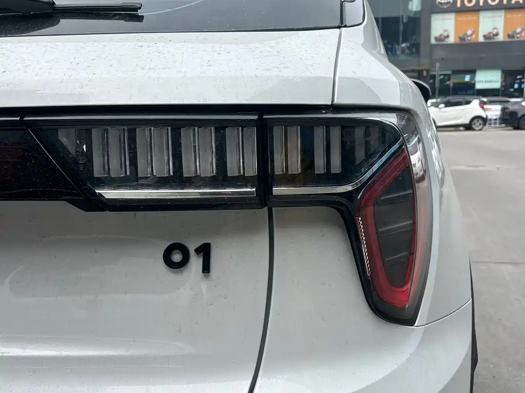 Lynk & Co 01 — миниатюра 12